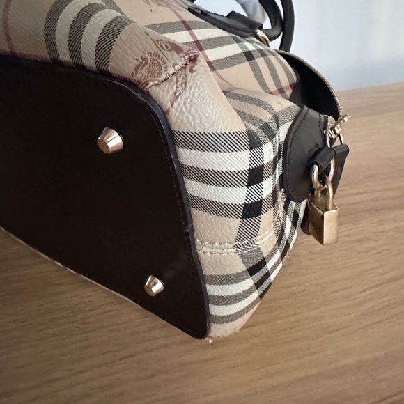 Burberry alma style (dome) bag - Picture 9 of 16